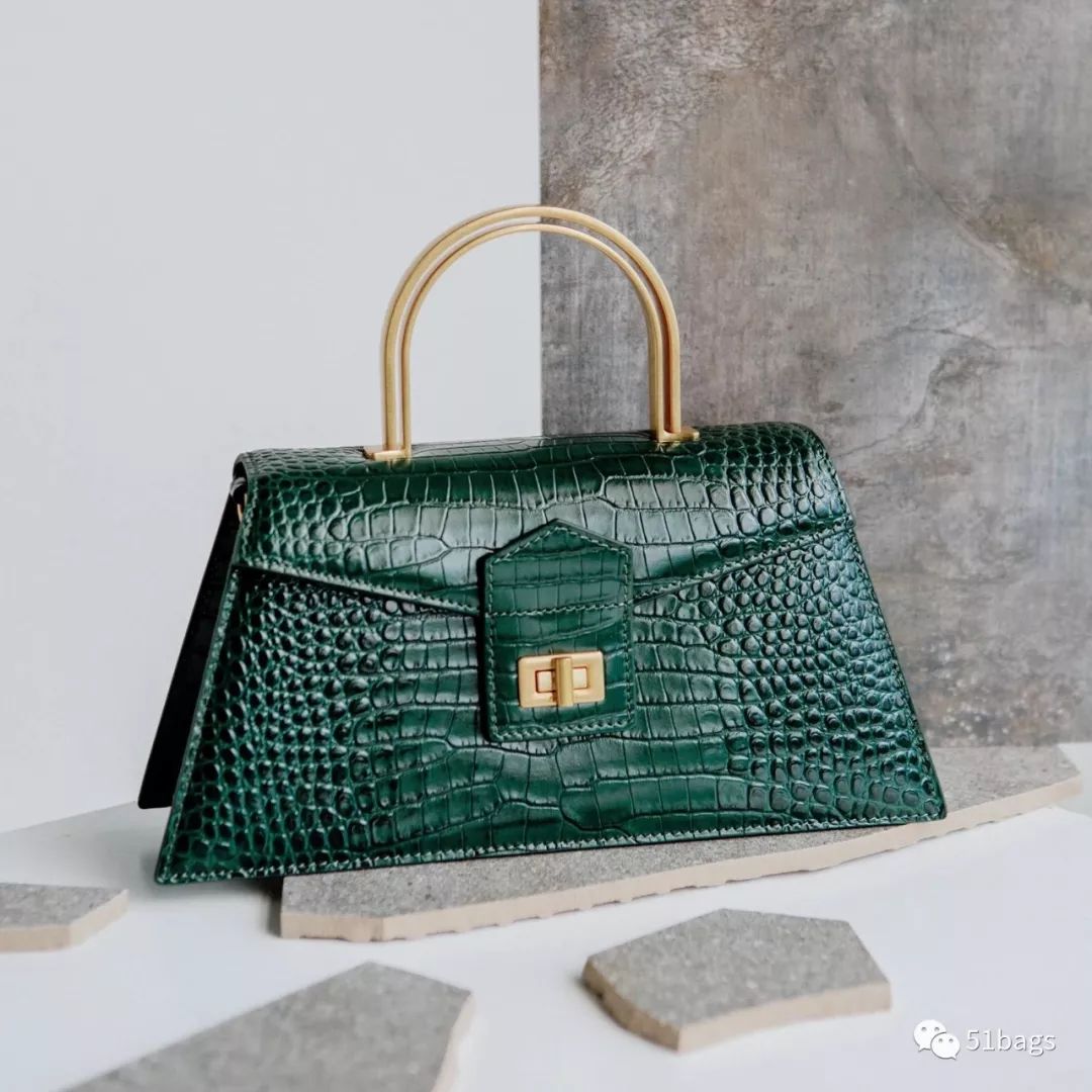 ���ֺð���| ��һ��С�ڰ���Ʒ��ո¶ͷ��:Apede Mod