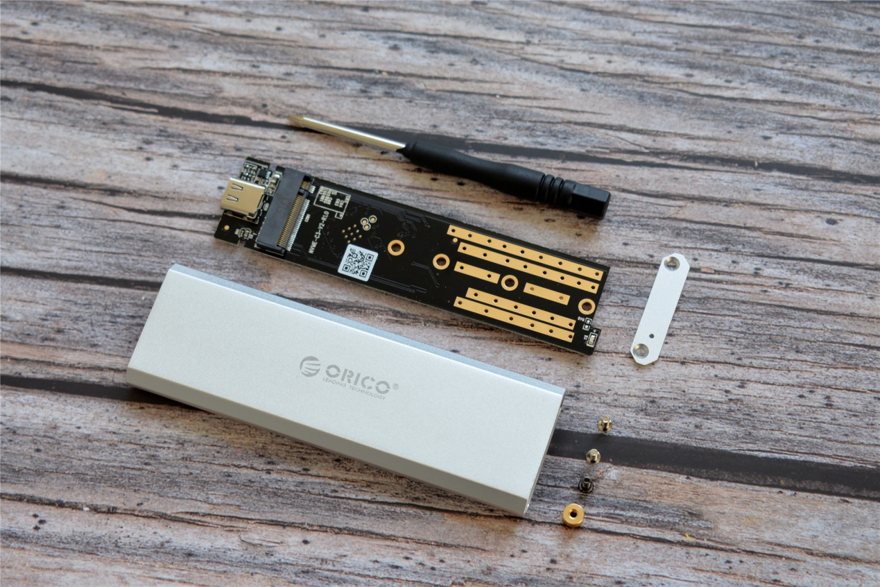 硬盘盒+NVMe固态硬盘,自制DIY 移动硬盘,速度