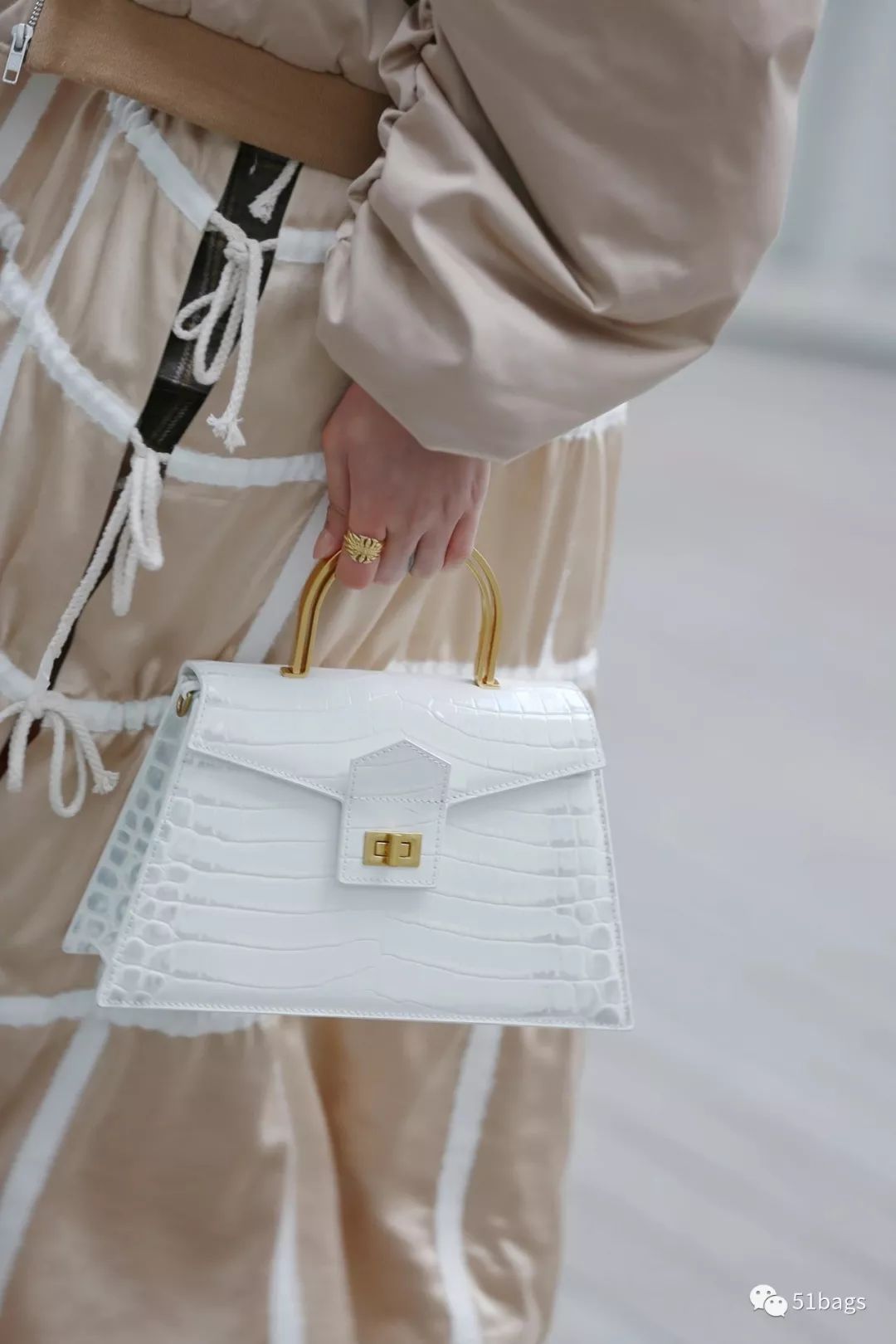 ���ֺð���| ��һ��С�ڰ���Ʒ��ո¶ͷ��:Apede Mod