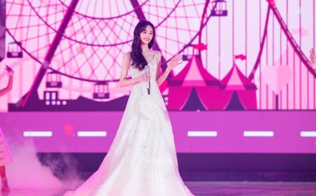 谢娜汪涵妆容翻车、肖战扛住芒果台化妆！霉霉