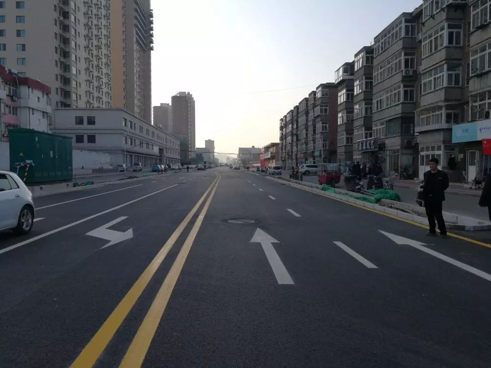 此次城区道路工程的顺利实施,进一步提升了滦州市城区中部车辆通行