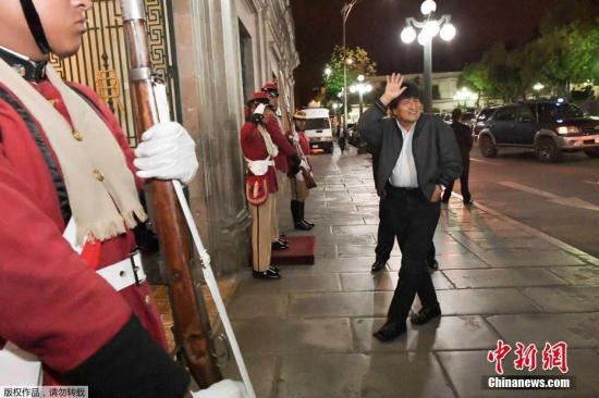 玻利维亚总统莫拉莱斯宣布辞职将重新举行大选