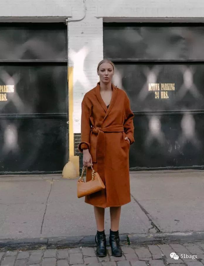 ���ֺð���| ��һ��С�ڰ���Ʒ��ո¶ͷ��:Apede Mod