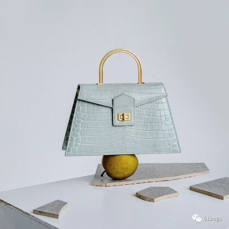 ���ֺð���| ��һ��С�ڰ���Ʒ��ո¶ͷ��:Apede Mod