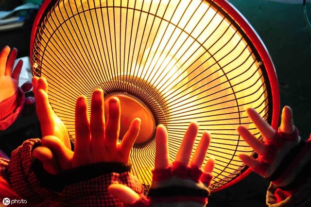 「嘟嘟医生」原创两天2个孩子没了 冬天再冷，家长也不要用这5种方式给宝宝保暖