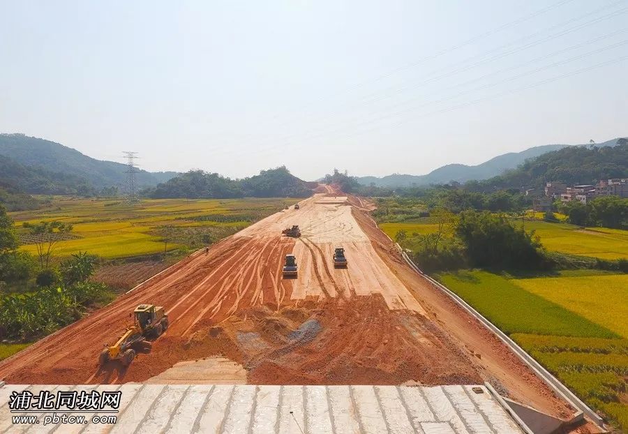 段建设情况-高架桥正在架设中)大塘至浦北高速公路浦北段全长约16公里