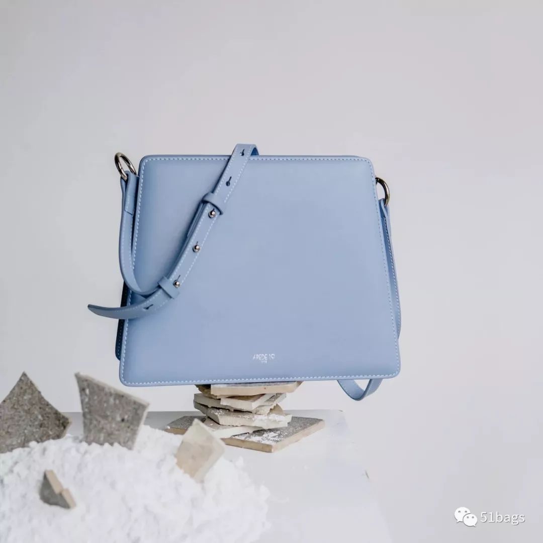 ���ֺð���| ��һ��С�ڰ���Ʒ��ո¶ͷ��:Apede Mod