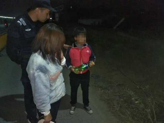 杭州一对夫妻因孩子作业反目，10岁萌娃报警了