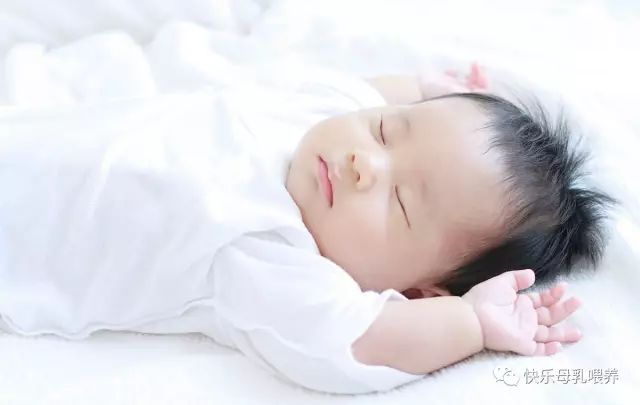 「快乐母乳喂养」规律的睡眠到底对宝宝有多重要？