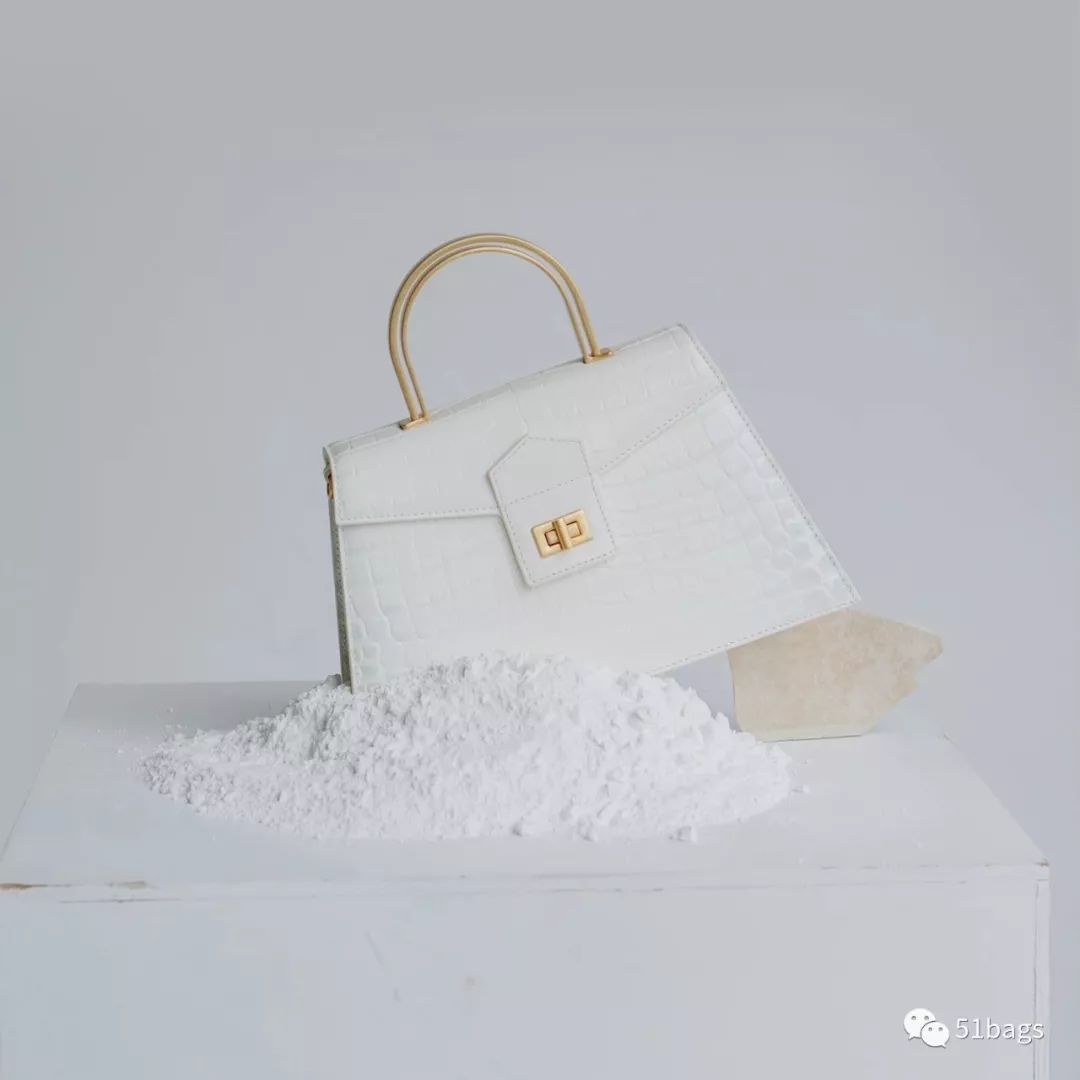 ���ֺð���| ��һ��С�ڰ���Ʒ��ո¶ͷ��:Apede Mod