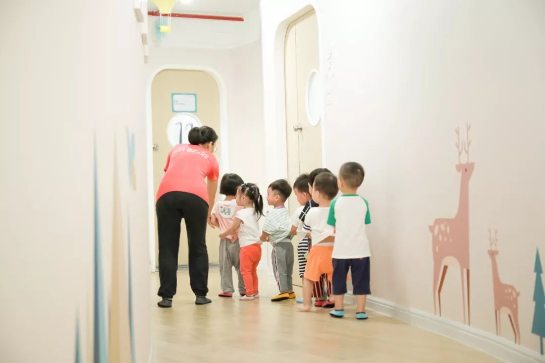 「纽诺育儿王荣辉」4岁男童幼儿园被噎身亡，抓住黄金4分钟，这个急救法你必须知道