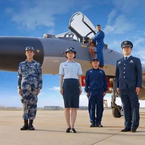 人民空军成立70周年|这7套空军服装你都见过吗?