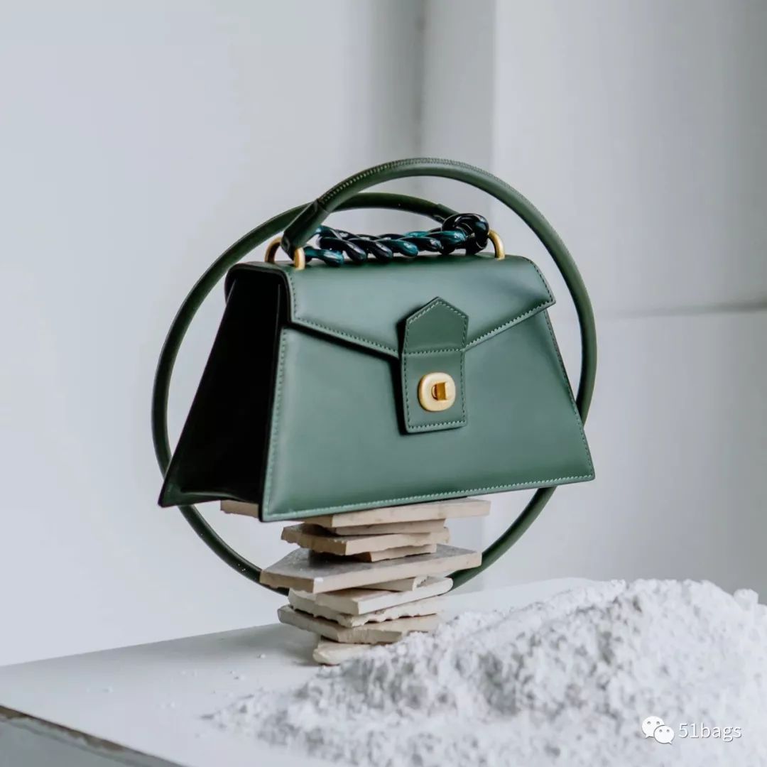 ���ֺð���| ��һ��С�ڰ���Ʒ��ո¶ͷ��:Apede Mod