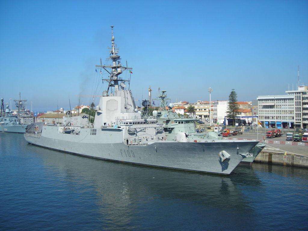 西班牙海军阿尔瓦罗·巴赞级护卫舰