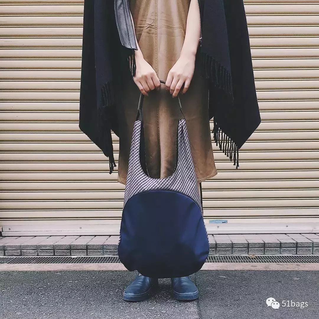 ���ֺð���| ��һ��С�ڰ���Ʒ��ո¶ͷ��:Apede Mod