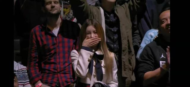 Doinb:我本要退役是老婆让我再坚持一年!糖小幽哭成泪人