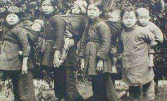 清朝初年人口_清朝人口密度