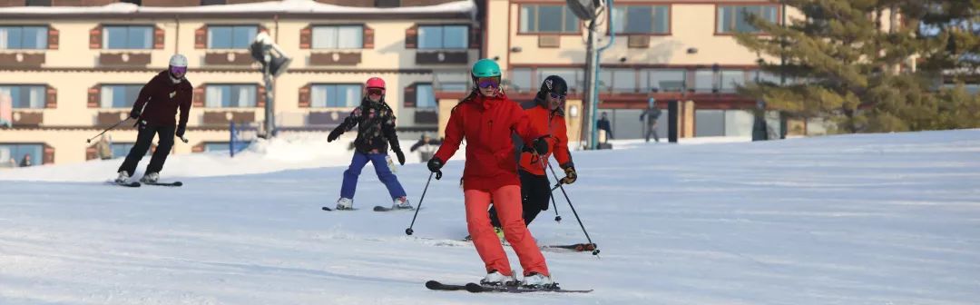 滑雪胜地 盘点五大湖区滑雪场七宗“最”！谈球吧体育(图11)