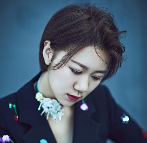 同样身为民谣歌手,陈粒的唱功实力获认可,陈雪凝却被质疑抄袭