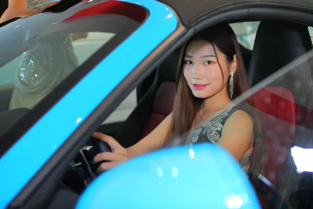 美女 豪车,哪个男人不羡;帅哥 豪车,哪个女人不爱