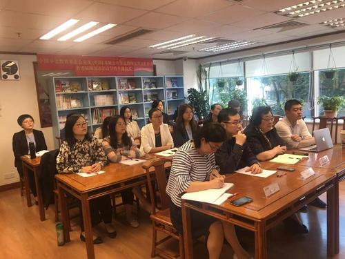 香港陆陈汉语语言学校加入华文教师完美远程