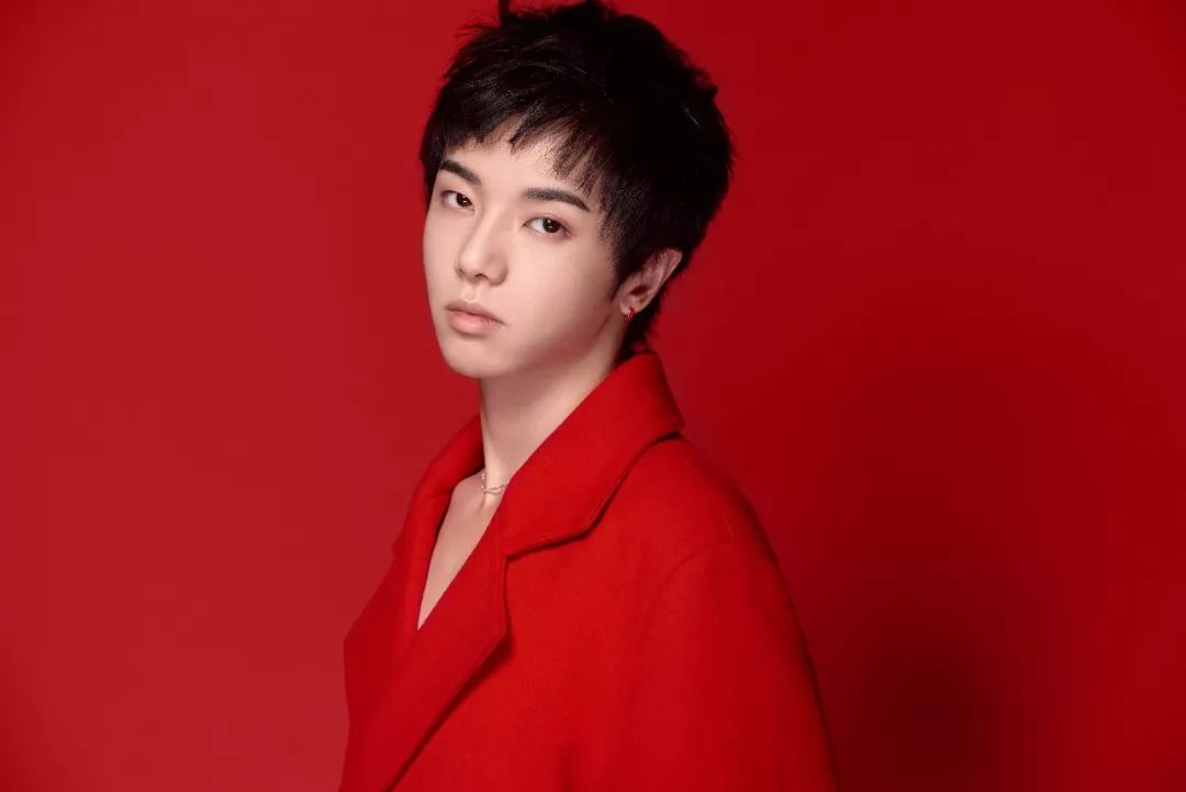 井柏然与前任私联 某女星要被丑闻整垮 郑爽找到靠山 华晨宇被压榨