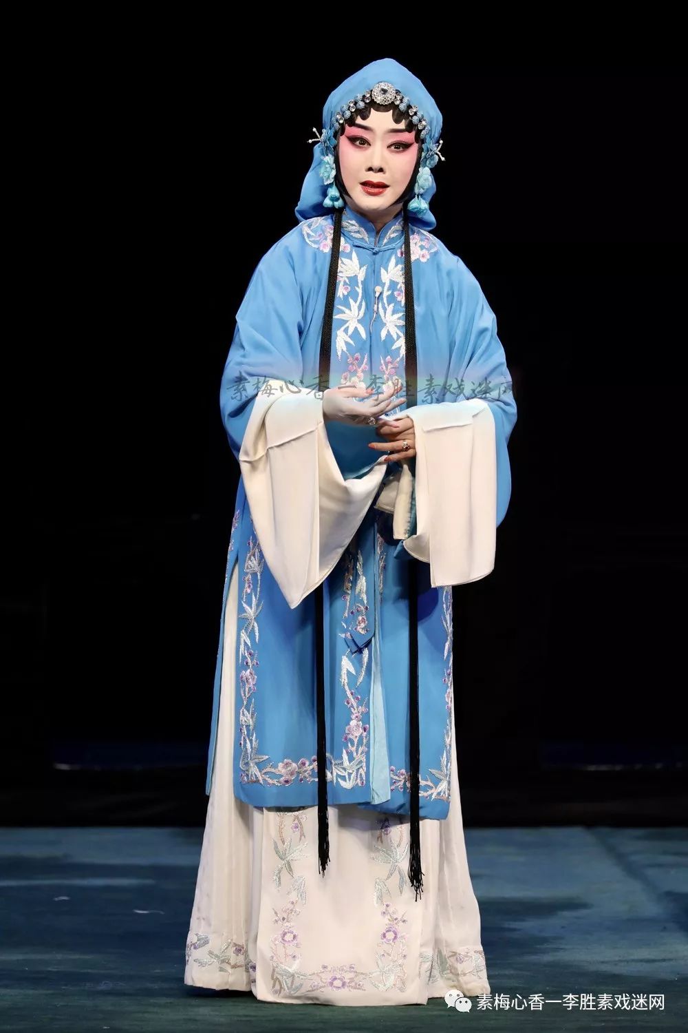 梅派名剧《凤还巢》在澳门文化中心上演,国家京剧院一团团长李胜素与