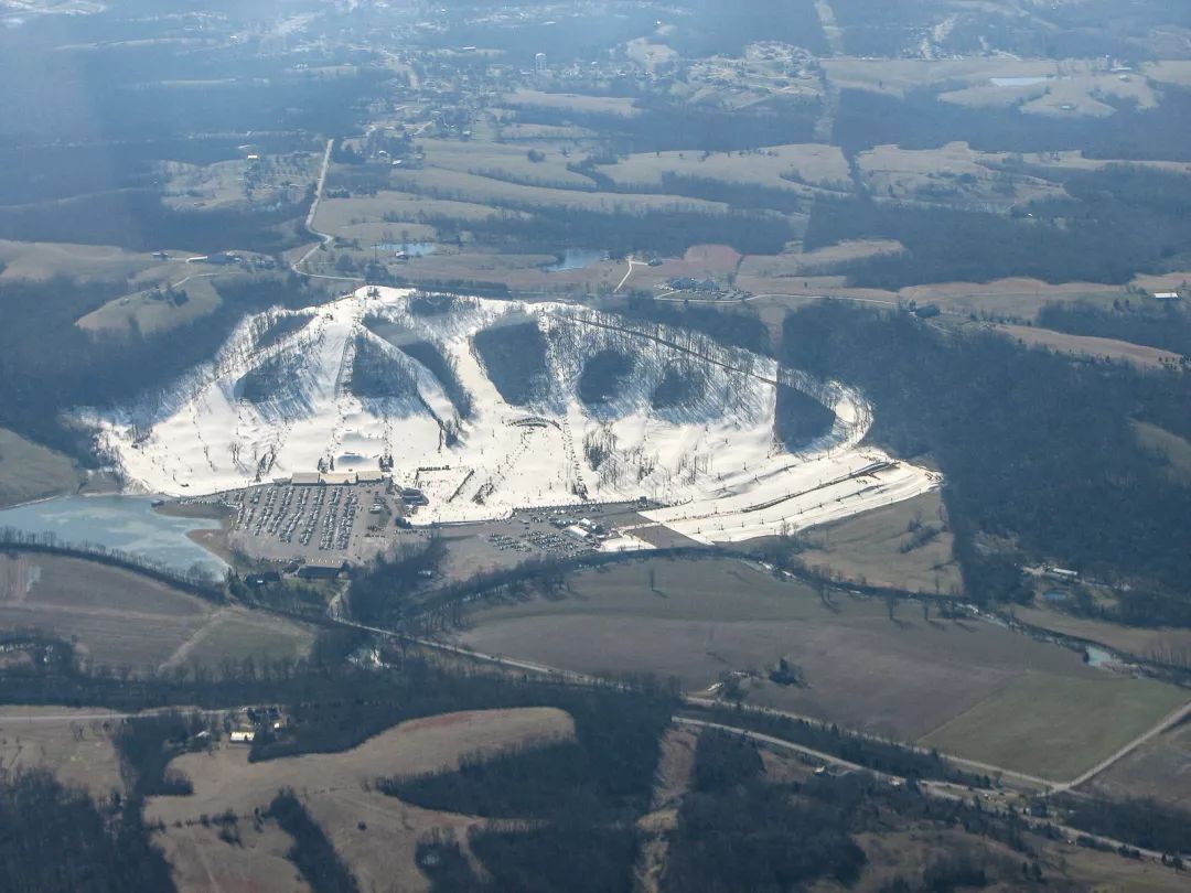 滑雪胜地 盘点五大湖区滑雪场七宗“最”！谈球吧体育(图16)