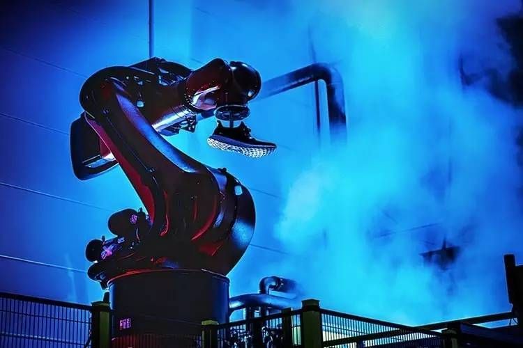 阿迪关闭在德、美2家机器人工厂：亚洲更经济