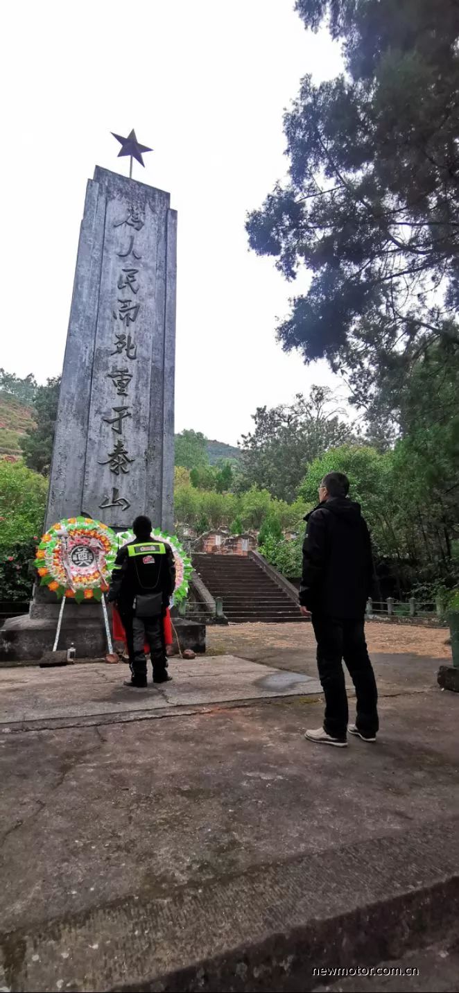 据网上的信息:"43年前,为修建成昆线龙骨甸大桥第七号桥墩时,年仅21