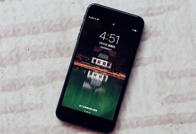从7188元跌至3499元！iPhone7plus一夜跌至清仓价，库