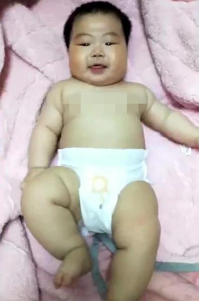 母婴参考■4个月大宝宝，长了张80后的脸，网友调侃：小小年纪承受了太多