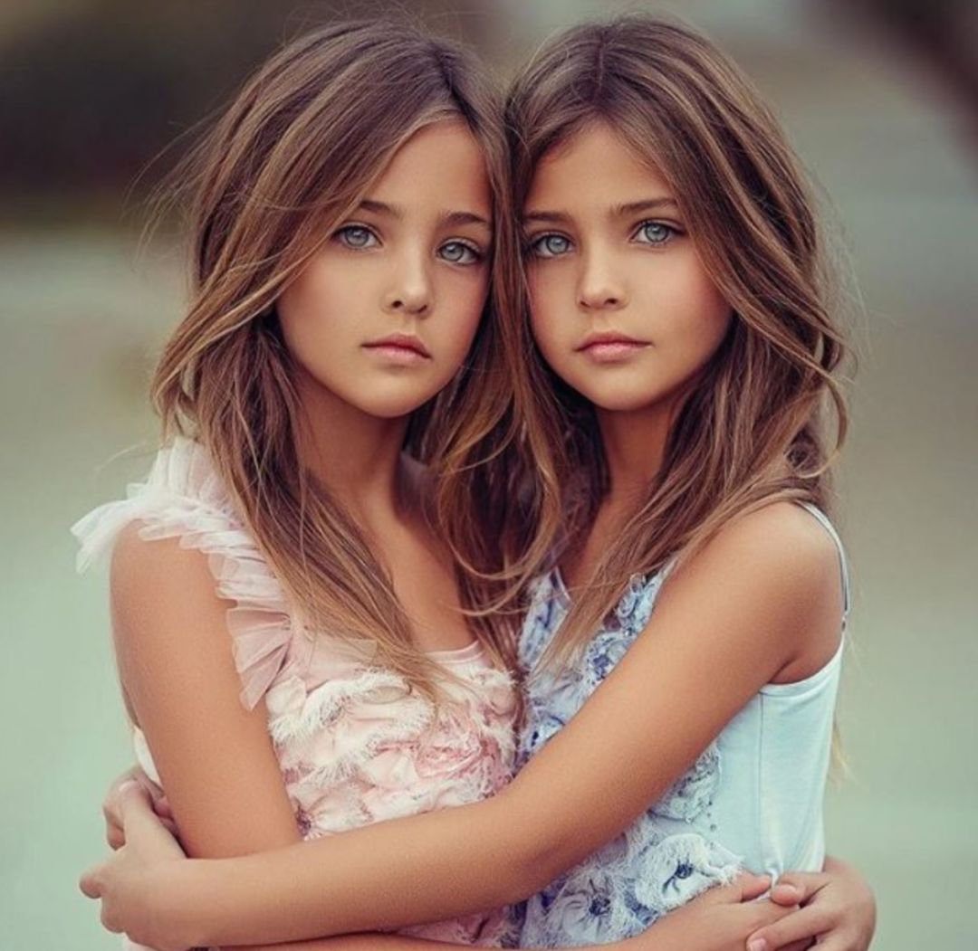来自美国洛杉矶的 双胞胎女孩,莉娅和艾娃就拥有这样一幅天使般的容颜