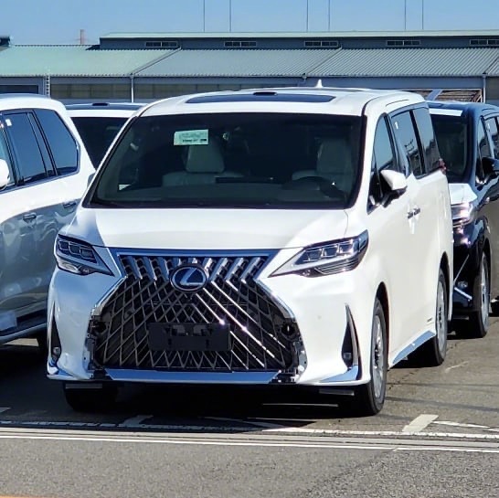 迫不及待地加价,雷克萨斯LM被炒到218万?