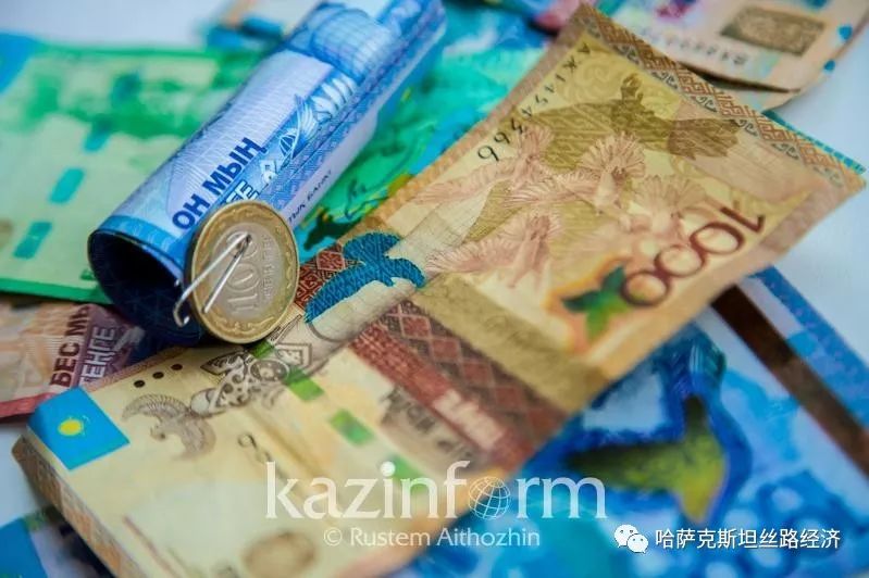 哈萨克斯坦人均收入_哈萨克斯坦国旗(3)