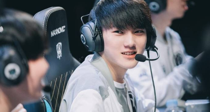 IG阿水直播首次嘲讽宝蓝?谈论Pzi公屏1V1:可惜