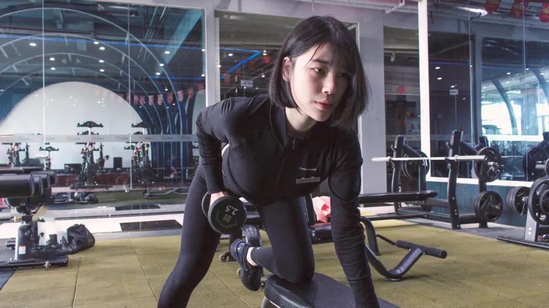 宠物店胖女孩如何转变成燃到炸的女网红这位美女健身教练有妙招