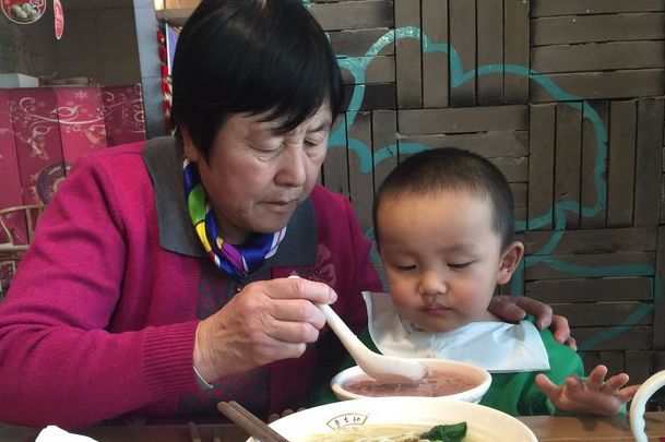 每日说育儿知识@儿科医生：3种食物是儿童身高的“克星”，损伤脾胃还不长个