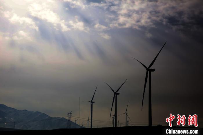 中国清洁能源大省青海新能源消纳连续10年保持增