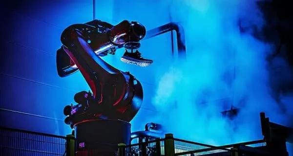 成本太高！阿迪达斯计划关闭欧美两座机器人工厂