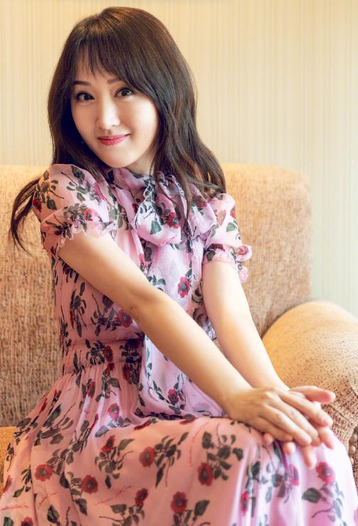杨钰莹年轻时有多美?往年旧照被扒后,才懂为何她能跟邓丽君齐名
