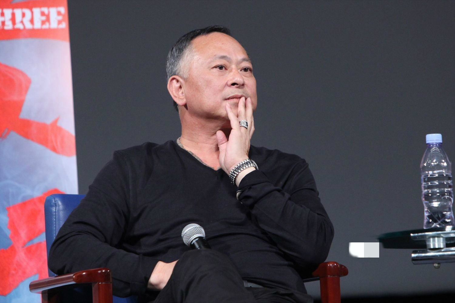 金》等，而且杜琪峰也曾获得过最佳导演奖，业务水平可以说还是很高的。