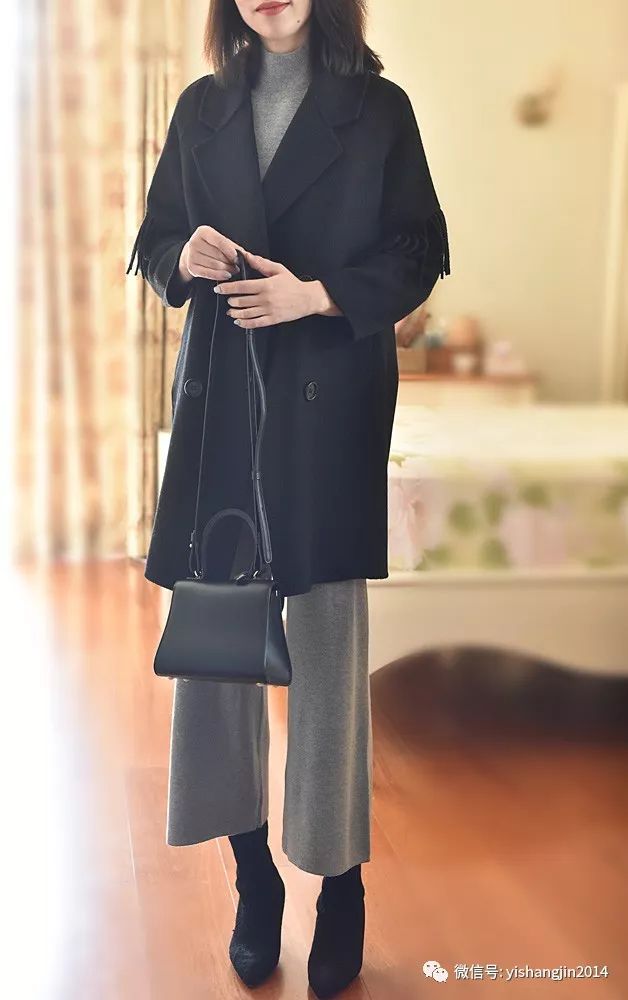 同款羽绒服红色收腰 8284249f73d24d6695a597db1dfffc18.jpeg