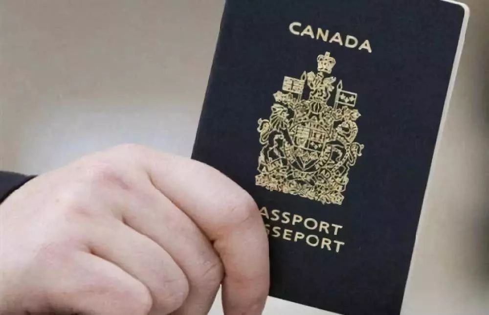加国|护照太牛了!不仅免签走天下,还能获得美国