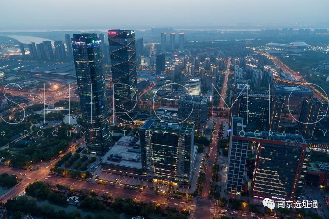 南京河西cbd地标性建筑之一新地中心超甲级品质办公首选