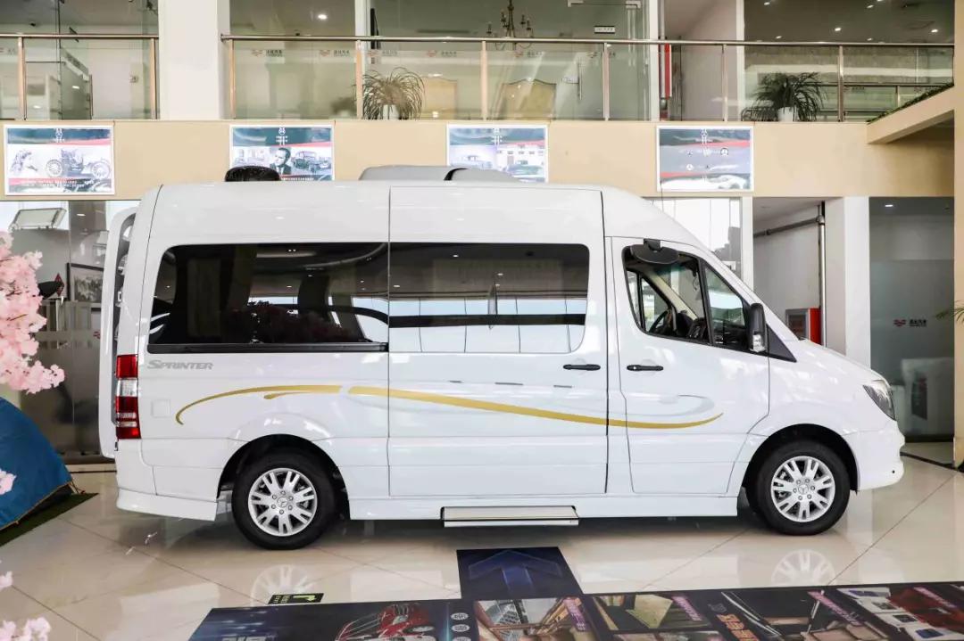 即将绝版的豪华商务车 奔驰斯宾特 9座商务车_搜狐汽车_搜狐网