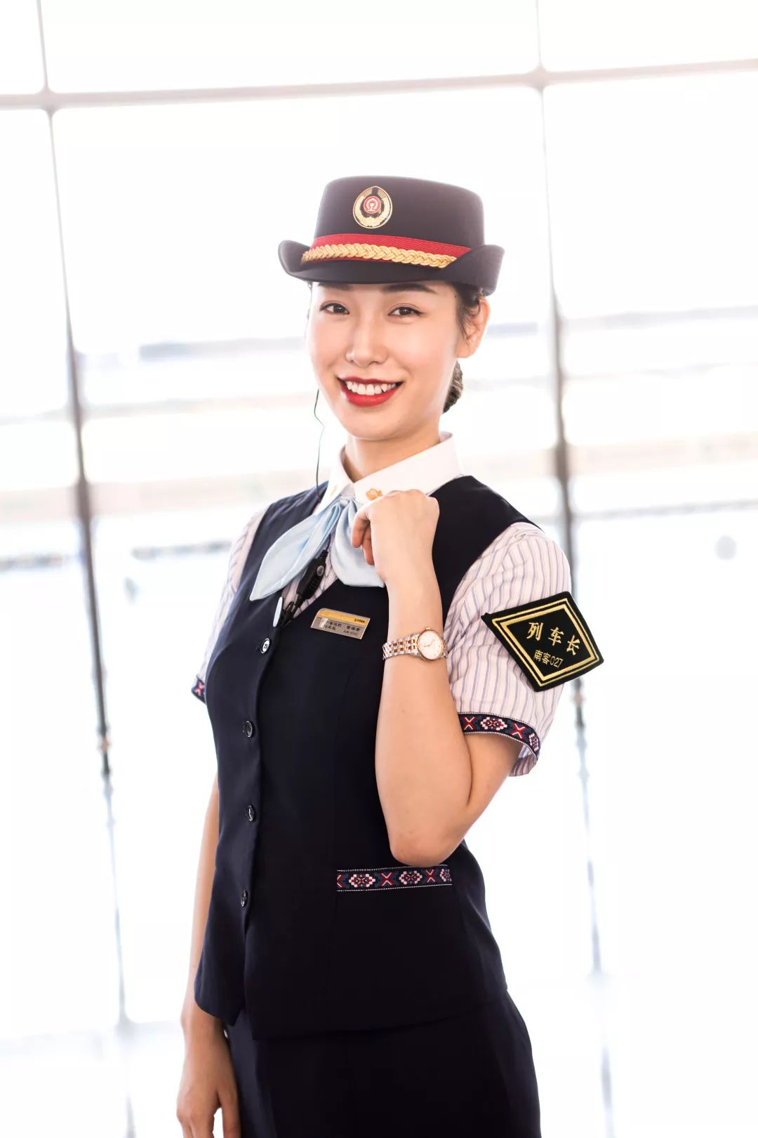 中国列车长有颜有实力