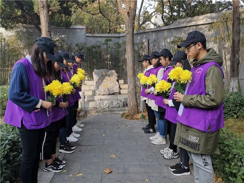 今天，他们在此播种“和平之花”