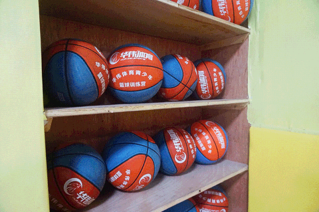 篮球宝贝 ▏球场上奔跑的小小身影,洋溢着快乐~_女孩子