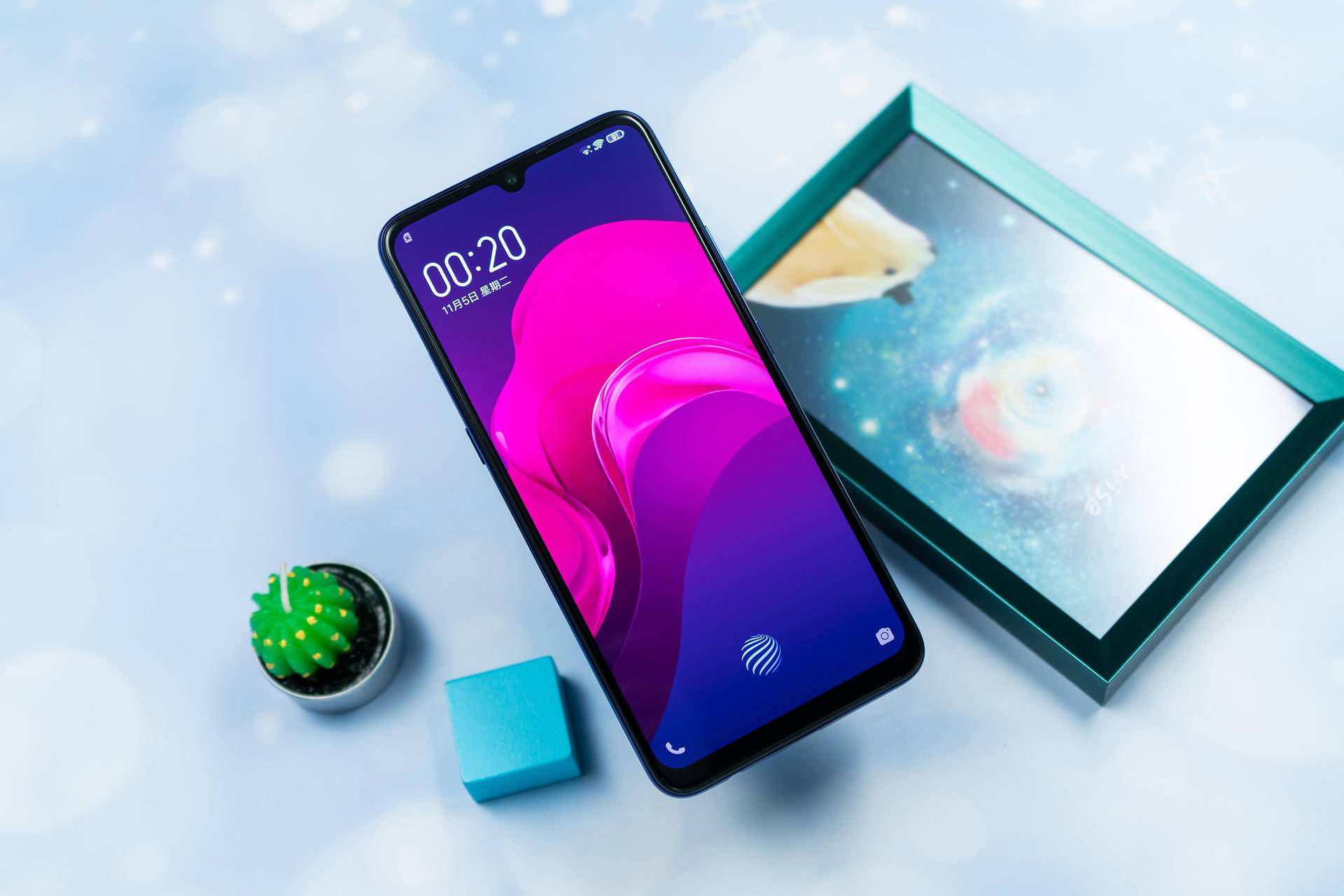 性价比之争！iQOO Neo 855版、荣耀20、小米9三大王